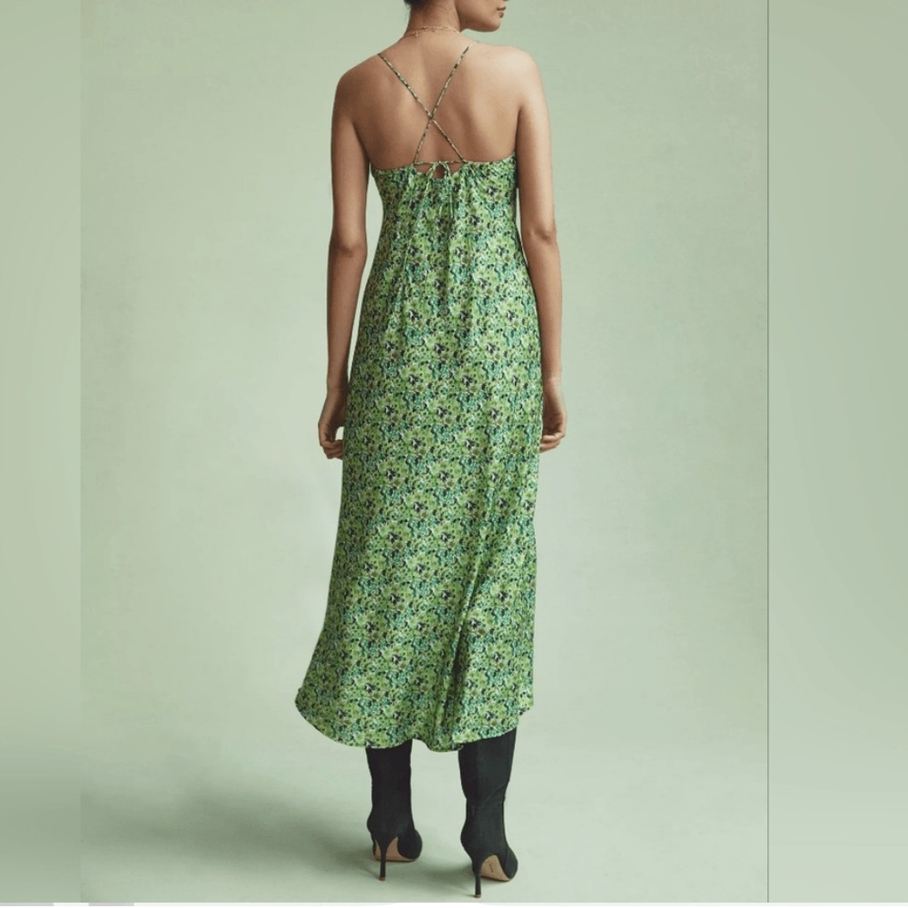 Favorite Daughter The Envy Slip Dress Lg Midi
Relaxed Fit Slinky Green Floral - Picture 11 of 16
